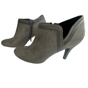 Dexflex Comfort Gray Suede Ankle Booties 3.5 inch Heel Boots Side Zip Womens 7.5